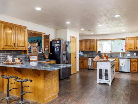 1045 Private Road 7005 Lexington TX 78947