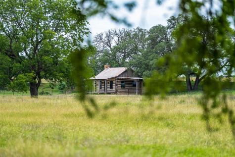 302 Hye Albert Road Hye TX 78635
