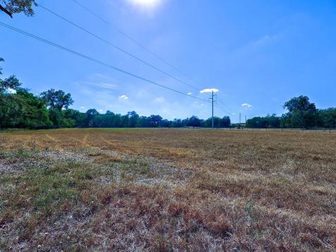5400 Gander Slough Road Kingsbury TX 78638