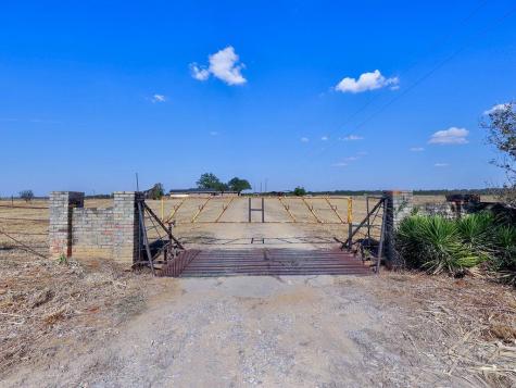 5400 Gander Slough Road Kingsbury TX 78638