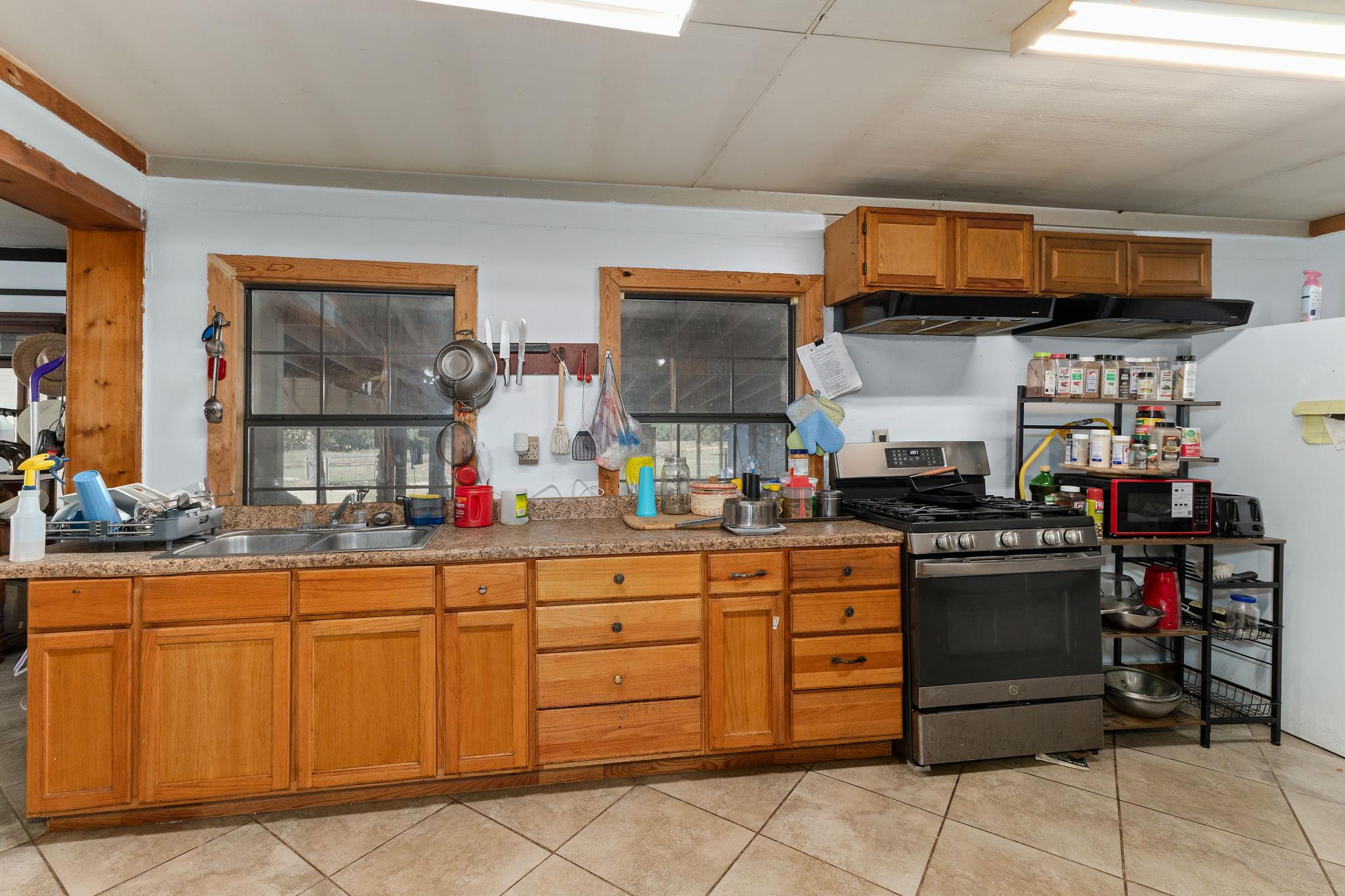 1009 Private Road 1024 Hallettsville TX 77964