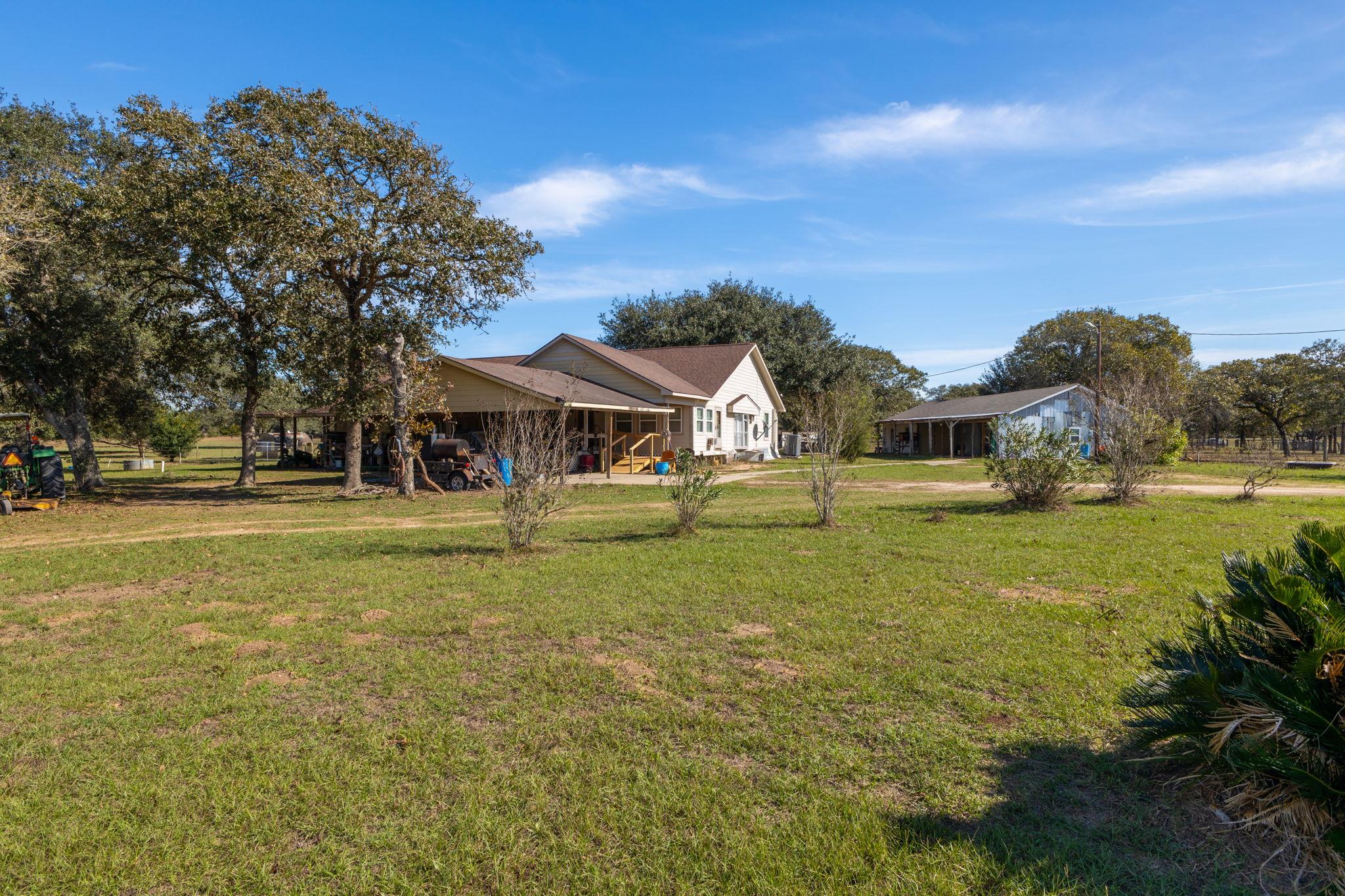 1009 Private Road 1024 Hallettsville TX 77964