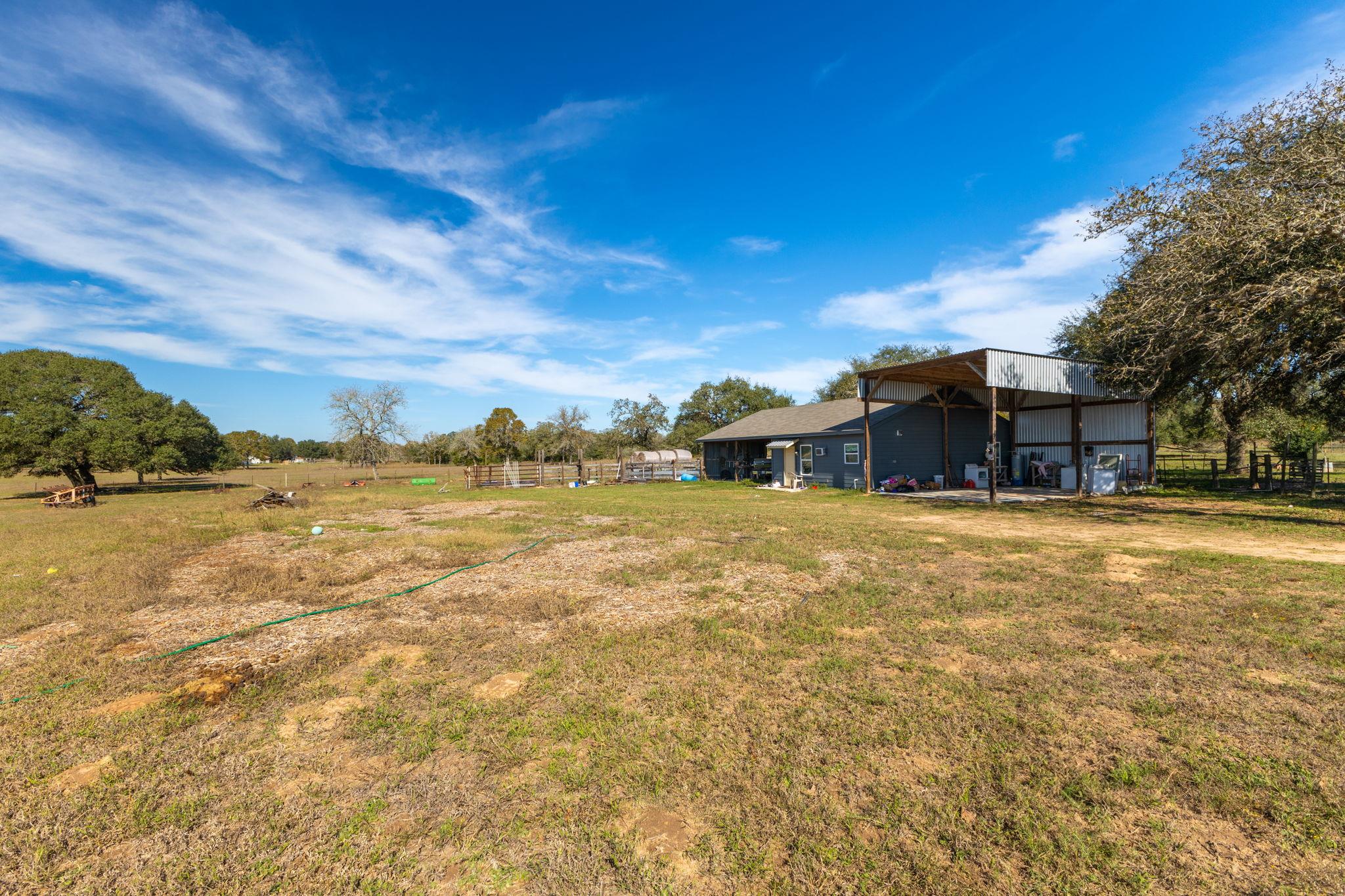 1009 Private Road 1024 Hallettsville TX 77964
