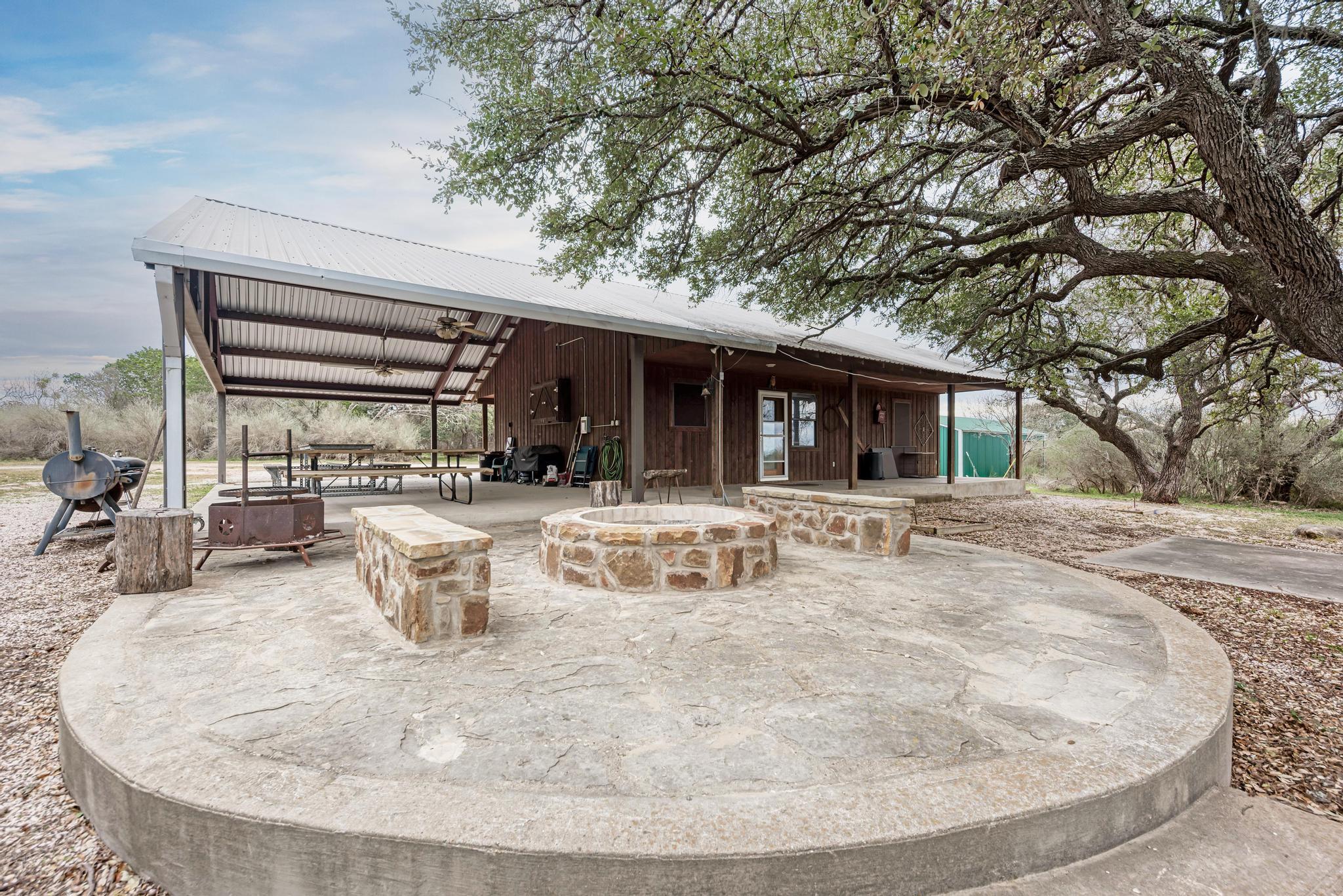 1218 Private Road 1377 Lampasas TX 76550