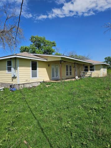 1988 Cr 116 Road Rogers TX 76569