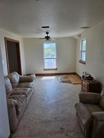 1988 Cr 116 Road Rogers TX 76569