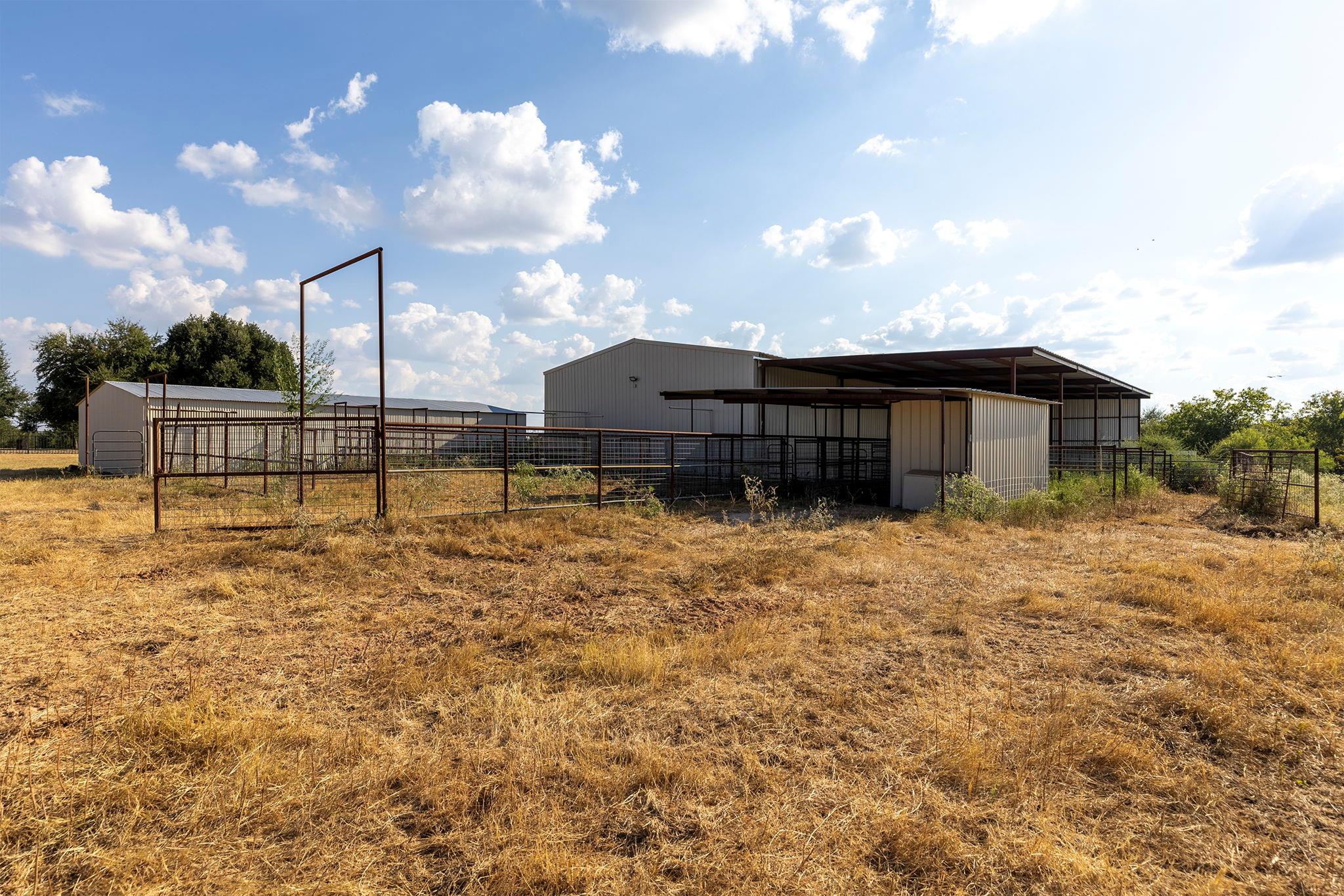 1124 County Road 301 Elgin TX 78621