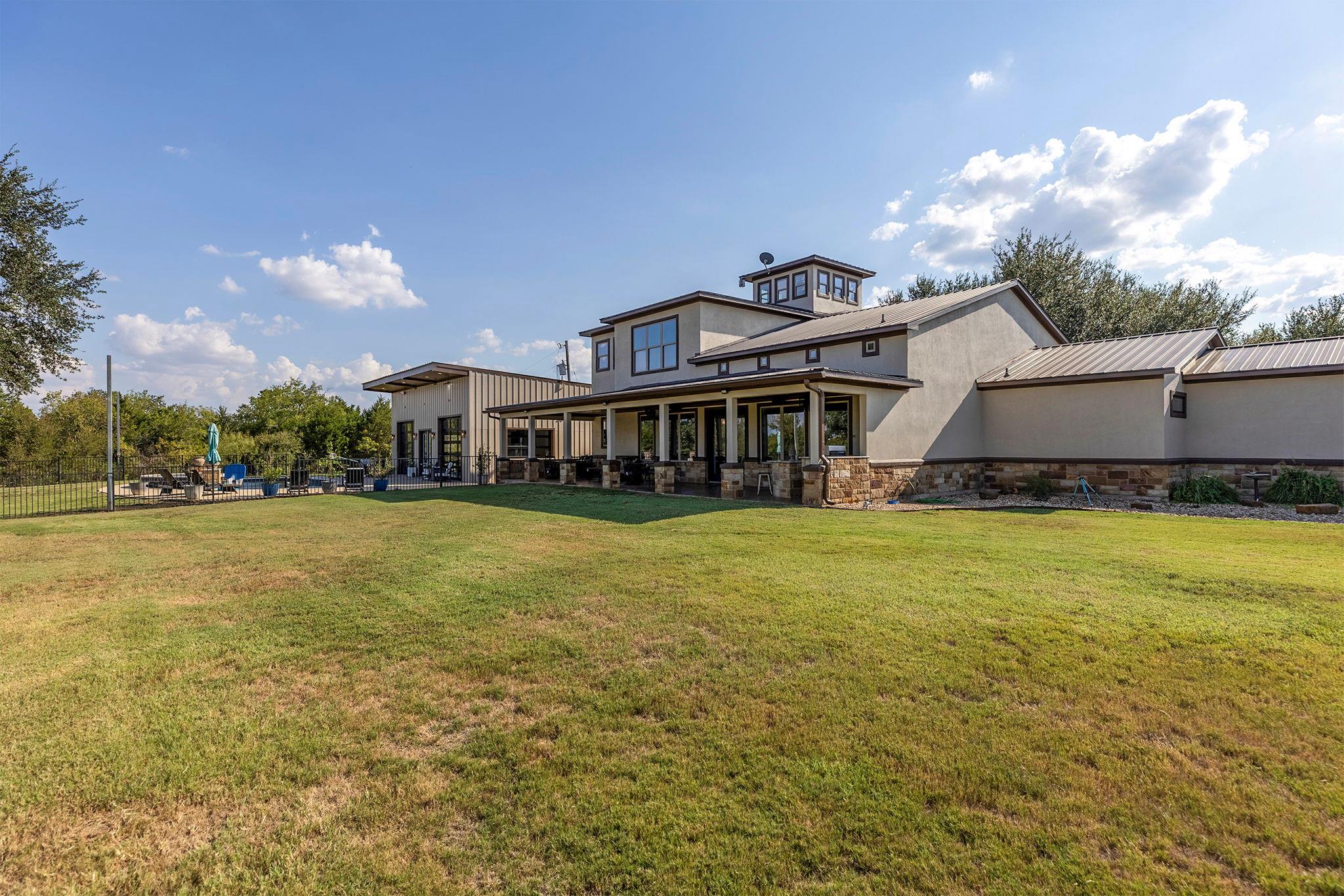 1124 County Road 301 Elgin TX 78621