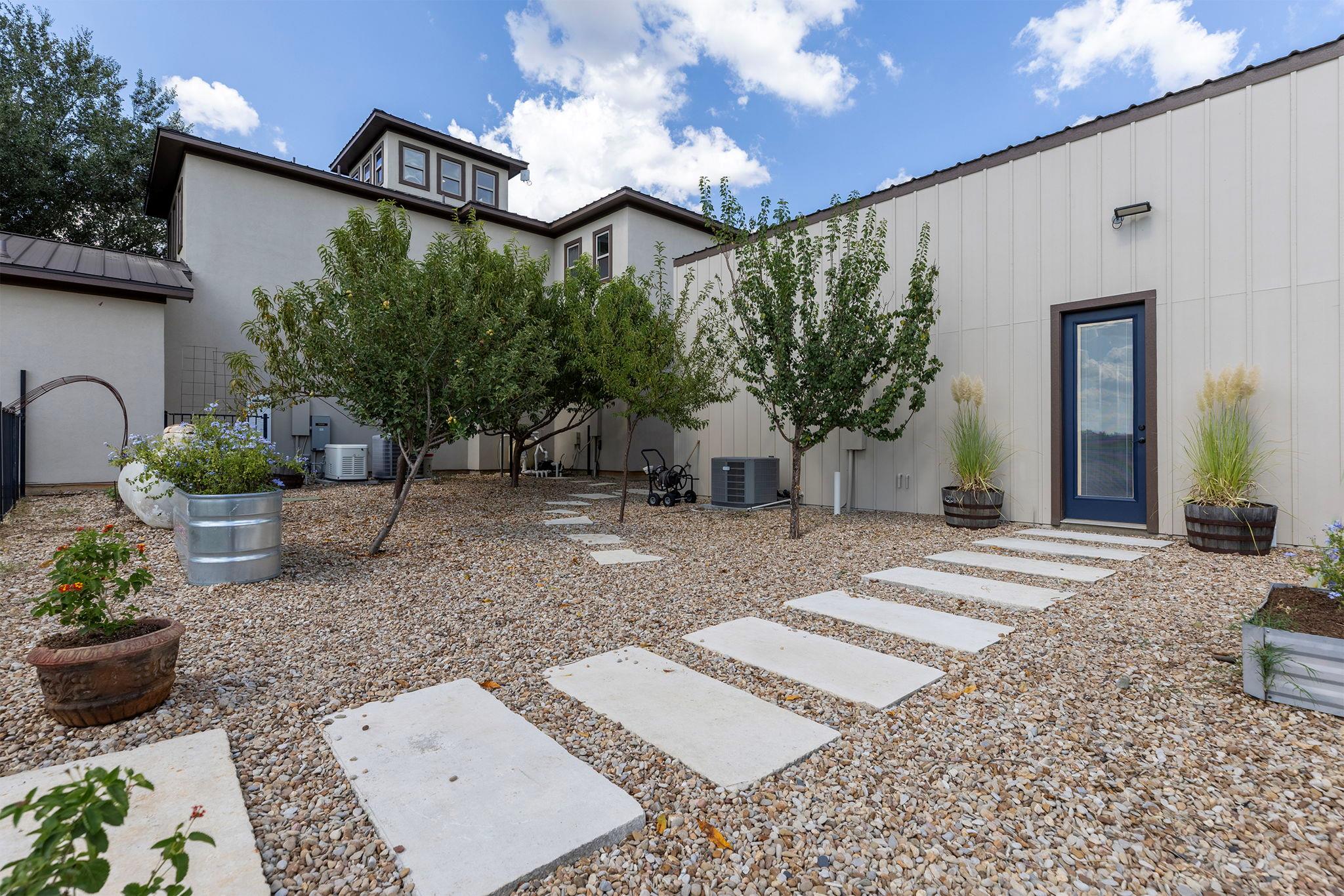 1124 County Road 301 Elgin TX 78621