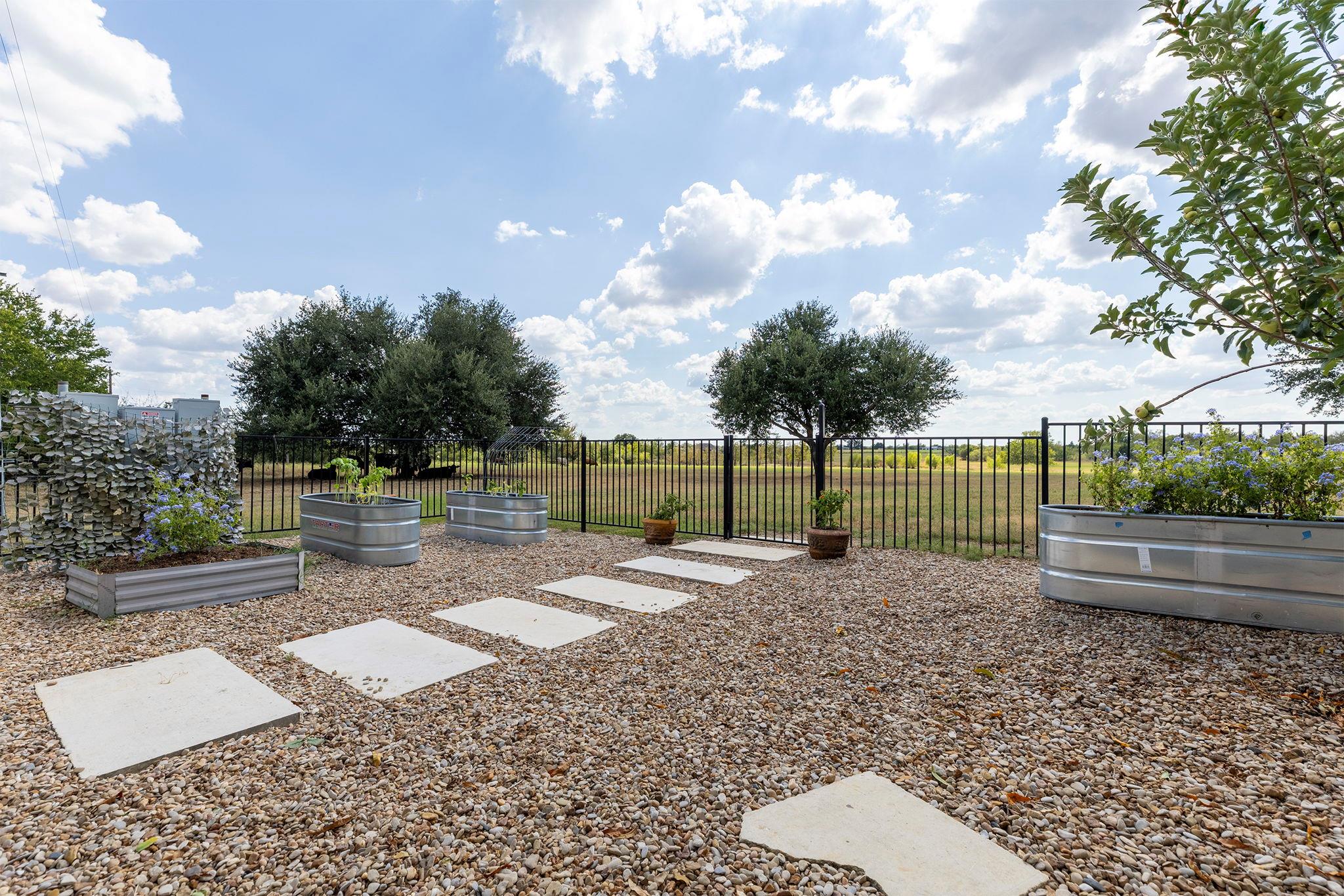 1124 County Road 301 Elgin TX 78621