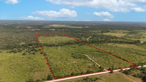 000 County Road 420 Waelder TX 78959