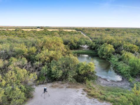 Tbd Fm 1986 Crystal City TX 78872
