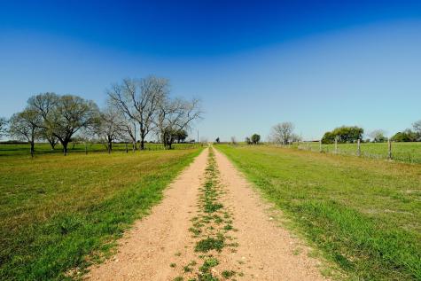 1797 County Road 261 Moulton TX 77975