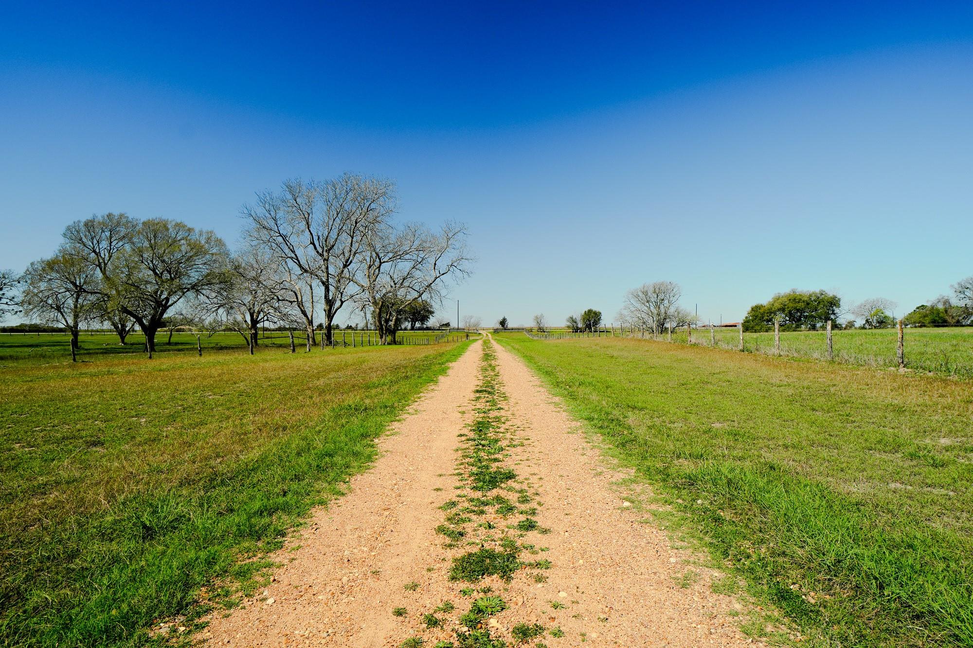 1797 County Road 261 Moulton TX 77975