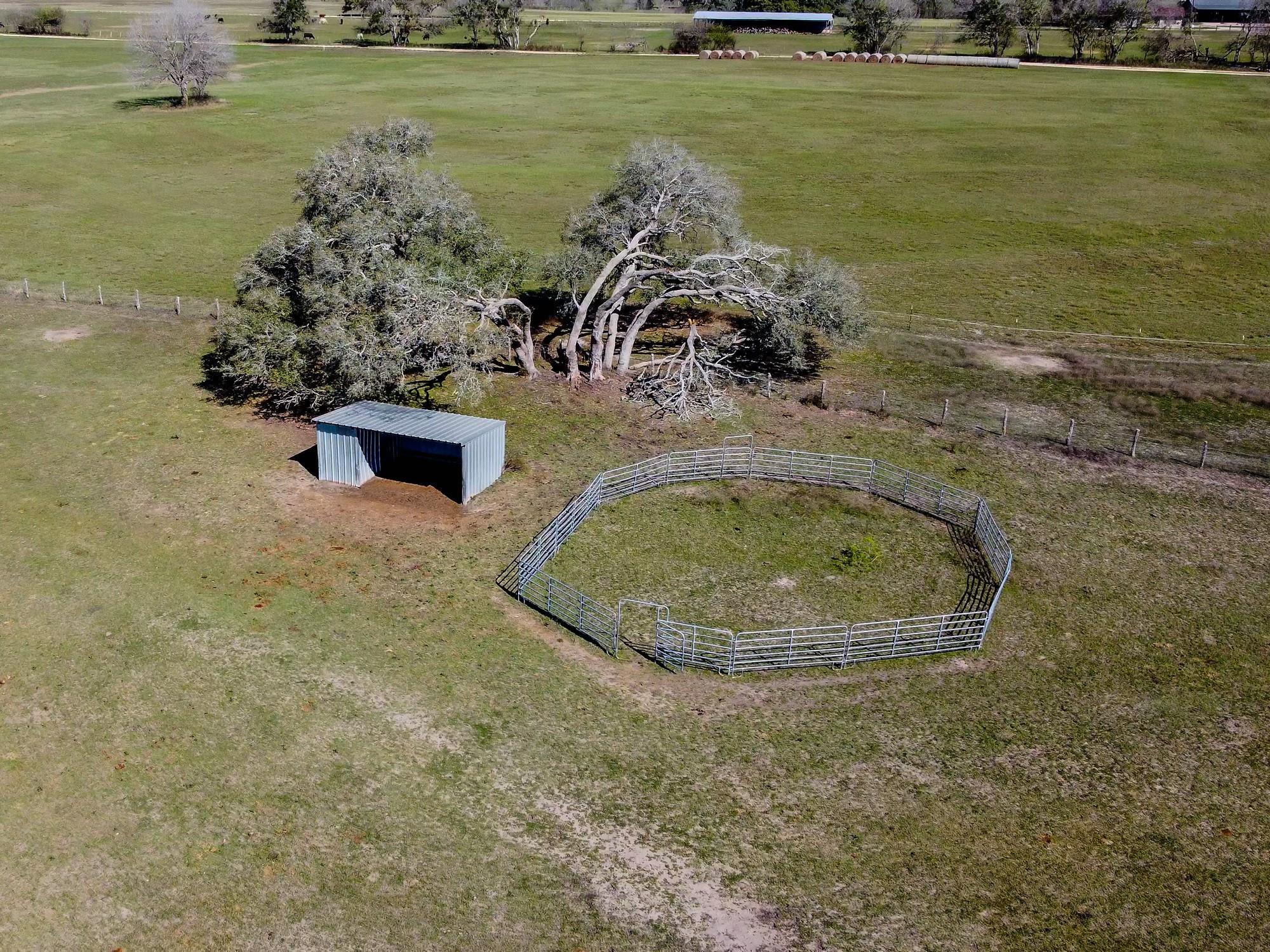 1797 County Road 261 Moulton TX 77975