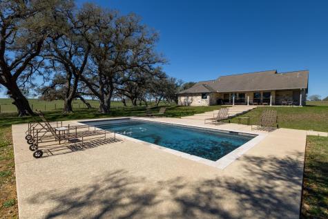 1797 County Road 261 Moulton TX 77975