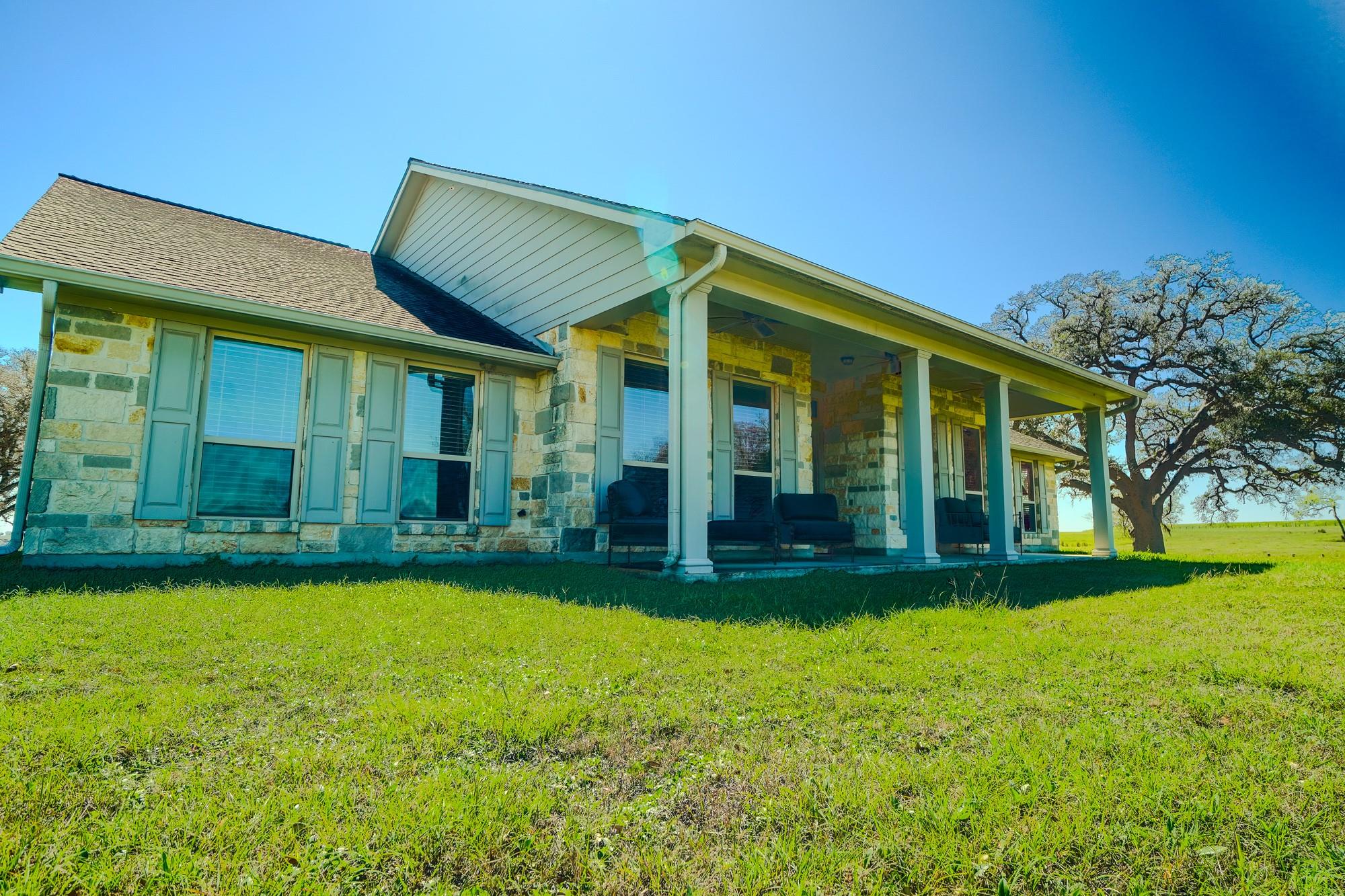1797 County Road 261 Moulton TX 77975