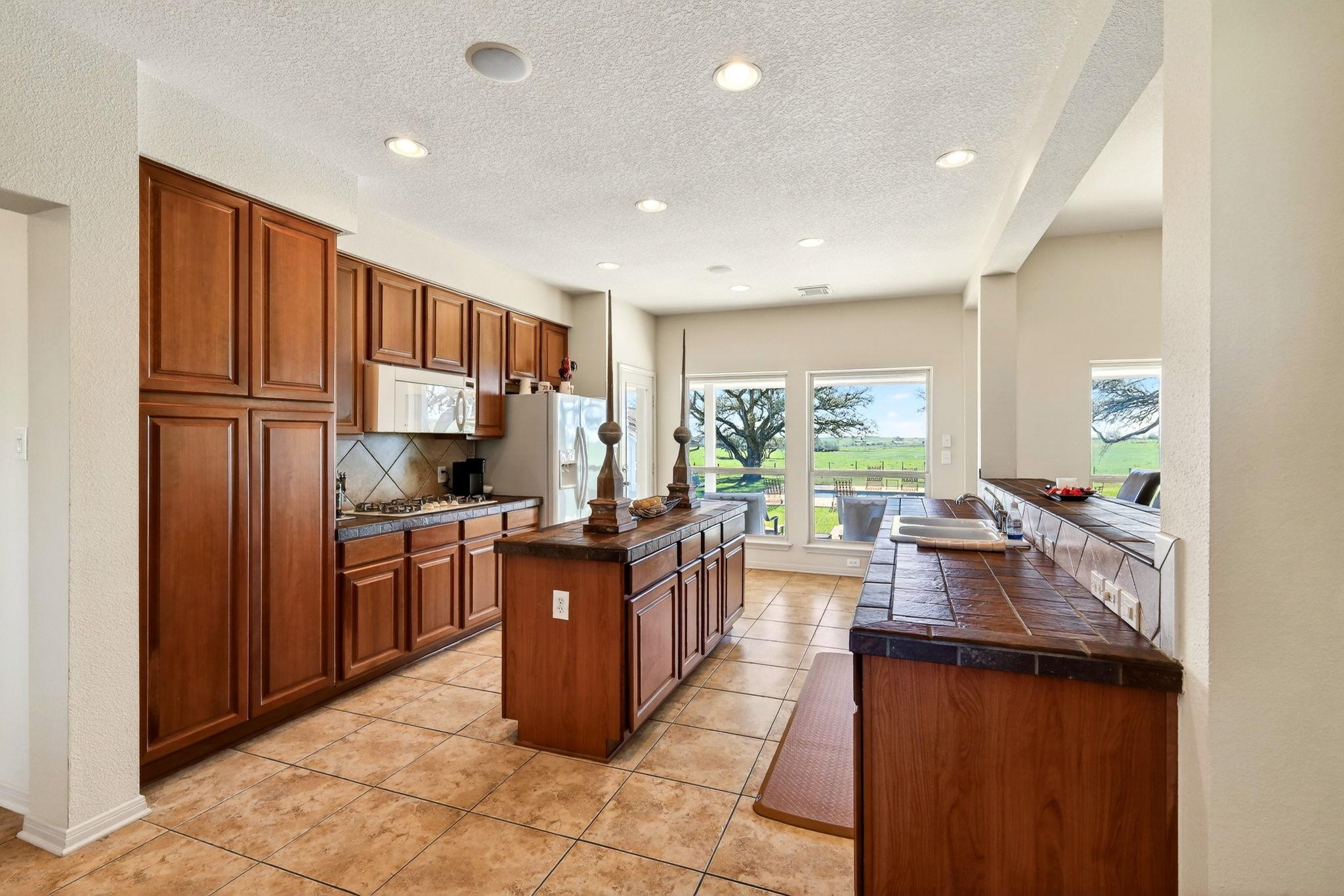 1797 County Road 261 Moulton TX 77975