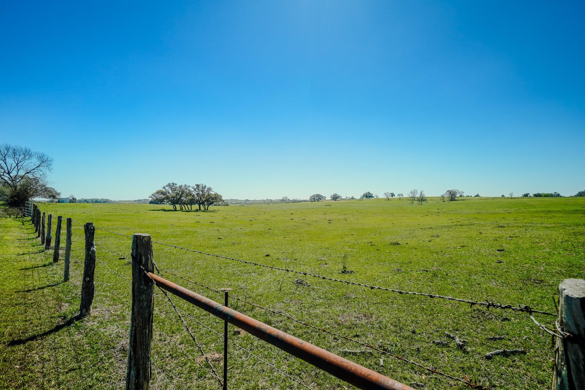 1797 County Road 261 Moulton TX 77975