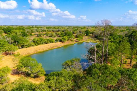 1106 N County Road 255 Garwood TX 77442