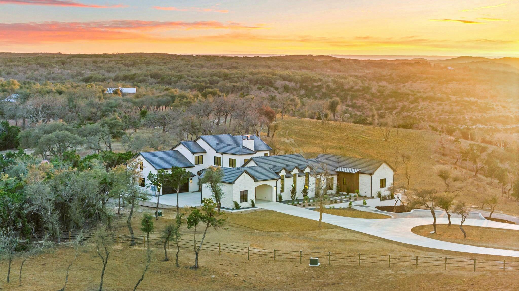 1562 Canyon Crossing View Dripping Springs TX 78620