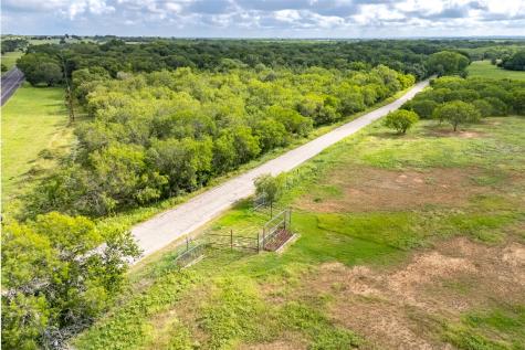 5485 County Road 249 Way Gonzales TX 78629