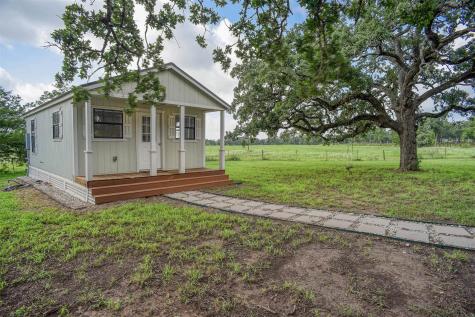 141 Grassyville Road Paige TX 78659
