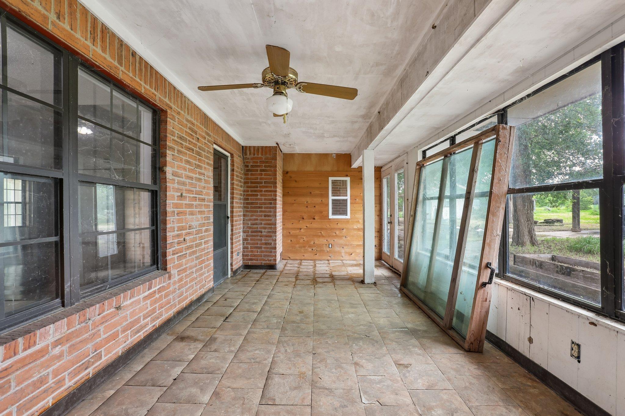 406 Monkey Road Elgin TX 78621