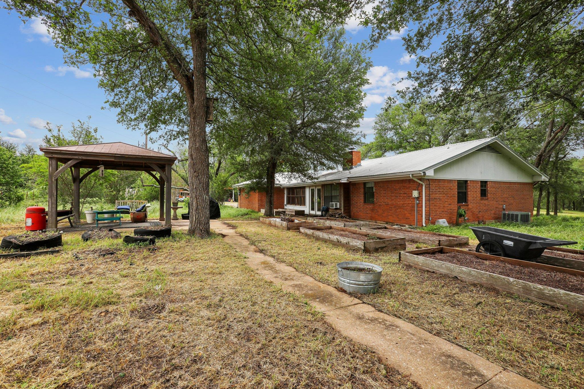 406 Monkey Road Elgin TX 78621