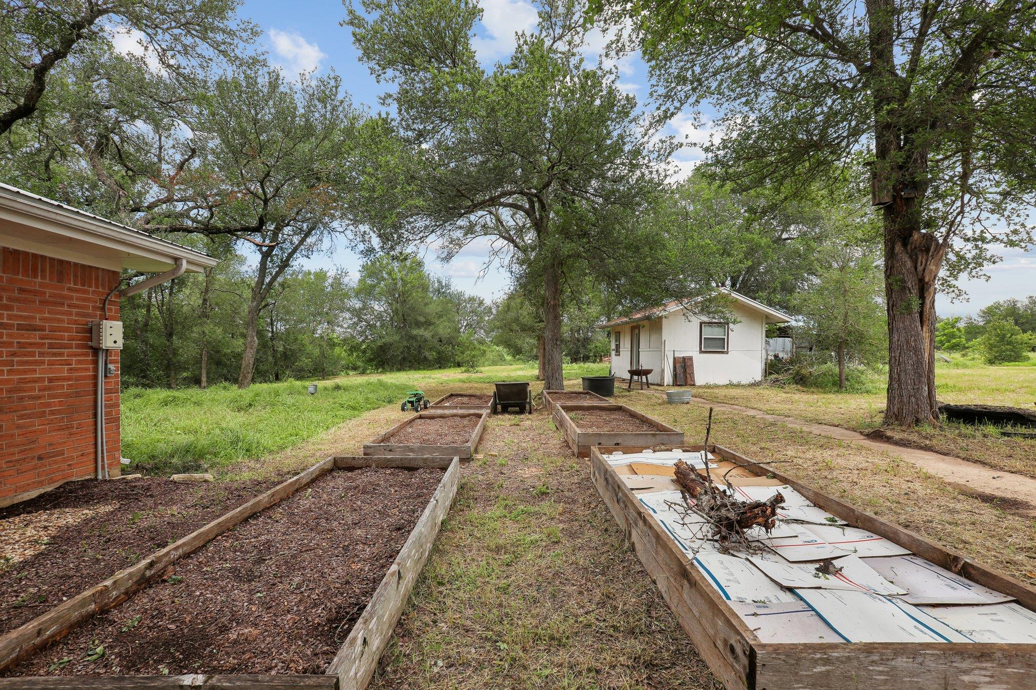 406 Monkey Road Elgin TX 78621