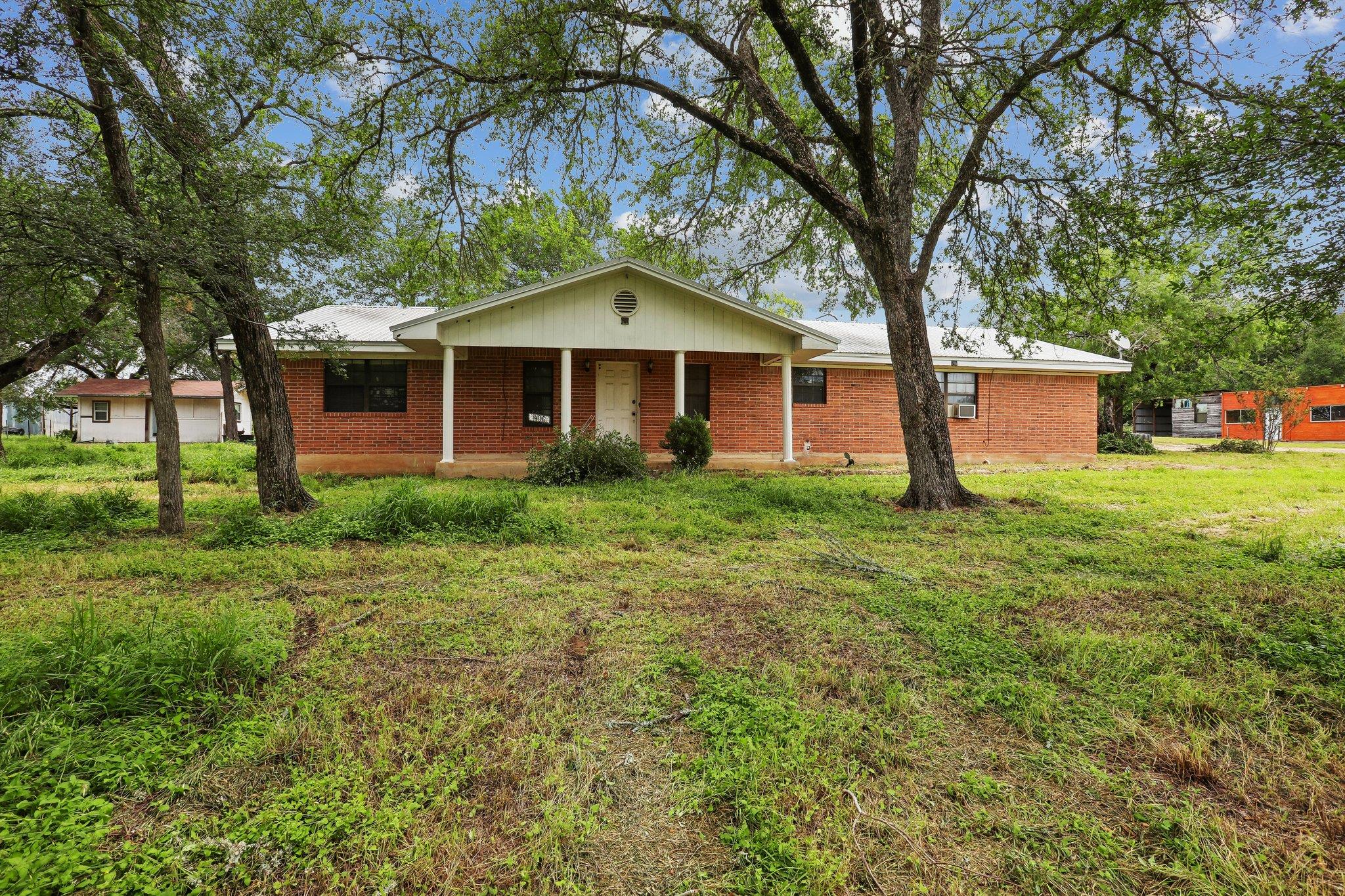 406 Monkey Road Elgin TX 78621