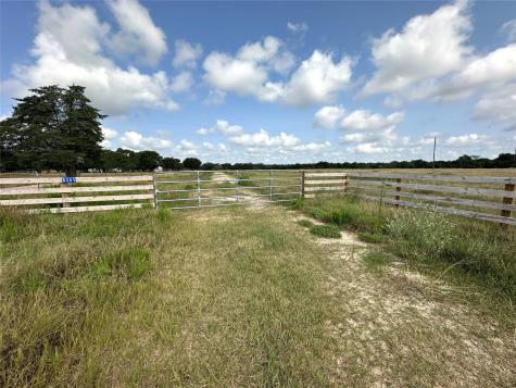 8345 Farm To Market Road 2145 La Grange TX 78945