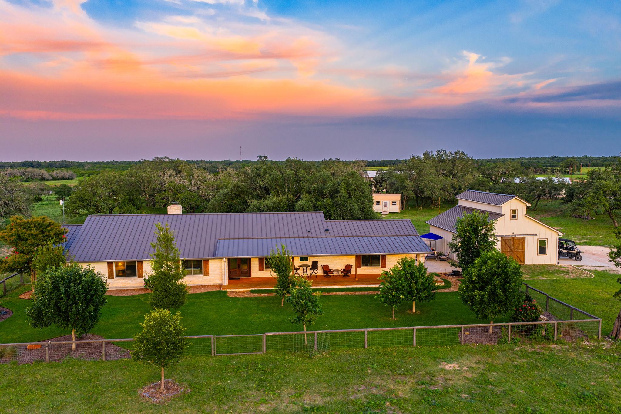 2055 Cr 284 Liberty Hill TX 78642
