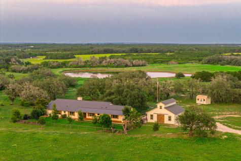 2055 Cr 284 Liberty Hill TX 78642