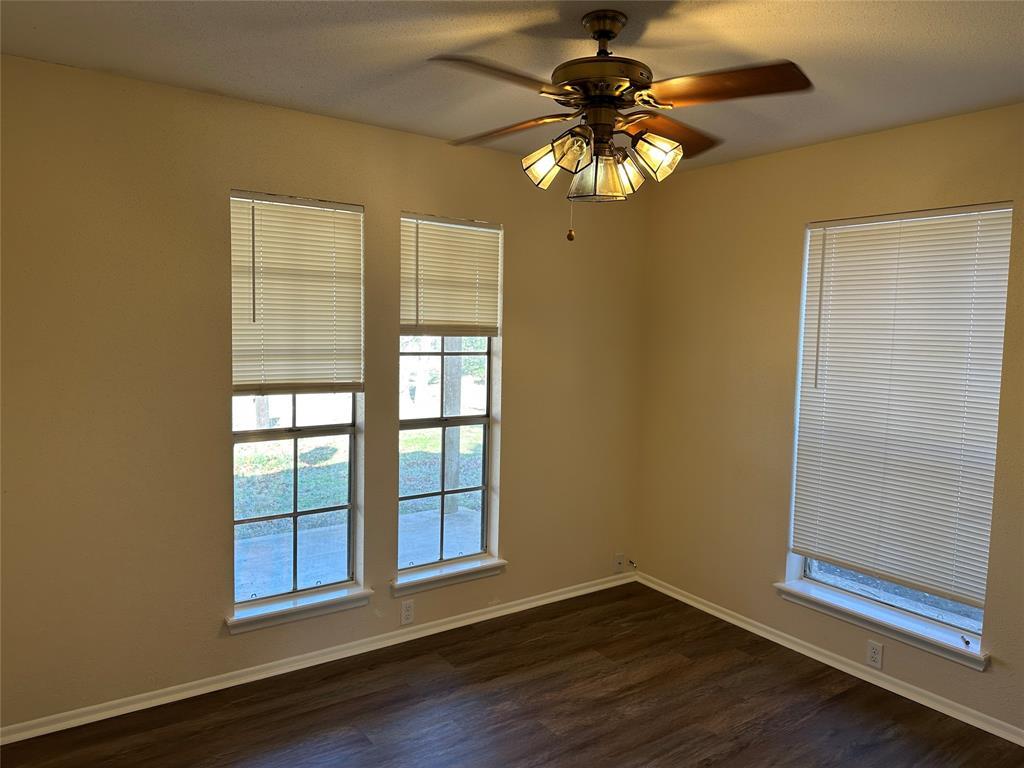 1047 Private Road 3022 Elgin TX 78621