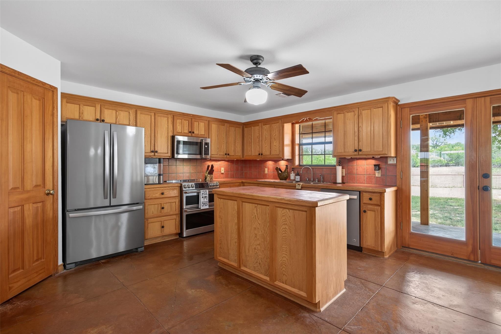 1077 Burdette Wells Road Lockhart TX 78644
