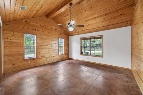 1077 Burdette Wells Road Lockhart TX 78644