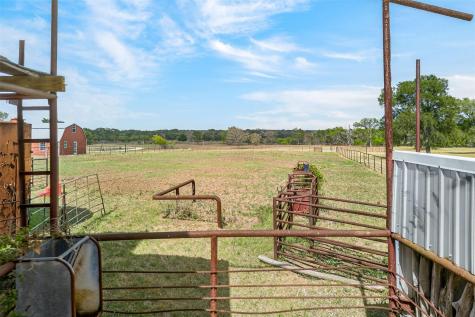1077 Burdette Wells Road Lockhart TX 78644