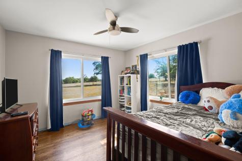 1099 Private Road 1061 Paige TX 78659