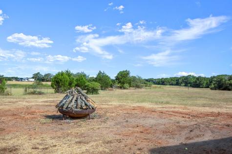 1099 Private Road 1061 Paige TX 78659