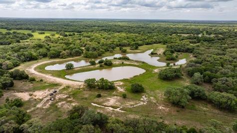 3814 Cr 19 Hallettsville TX 77964