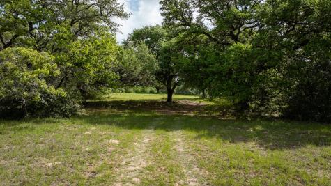 3814 Cr 19 Hallettsville TX 77964