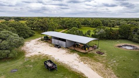 3814 Cr 19 Hallettsville TX 77964