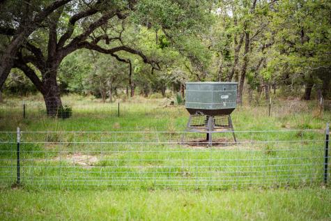 3814 Cr 19 Hallettsville TX 77964