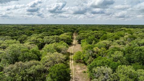 3814 Cr 19 Hallettsville TX 77964