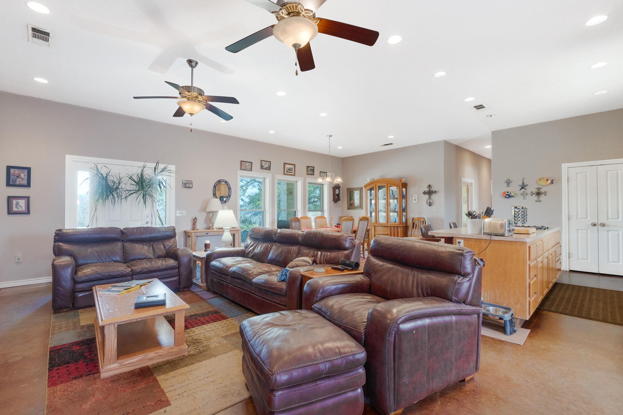 8089 E Fm 580 E Kempner TX 76539