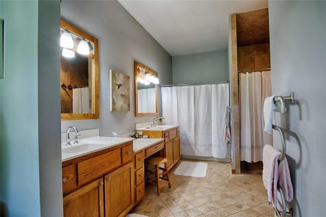 7755 Fm 1295 Moulton TX 77975