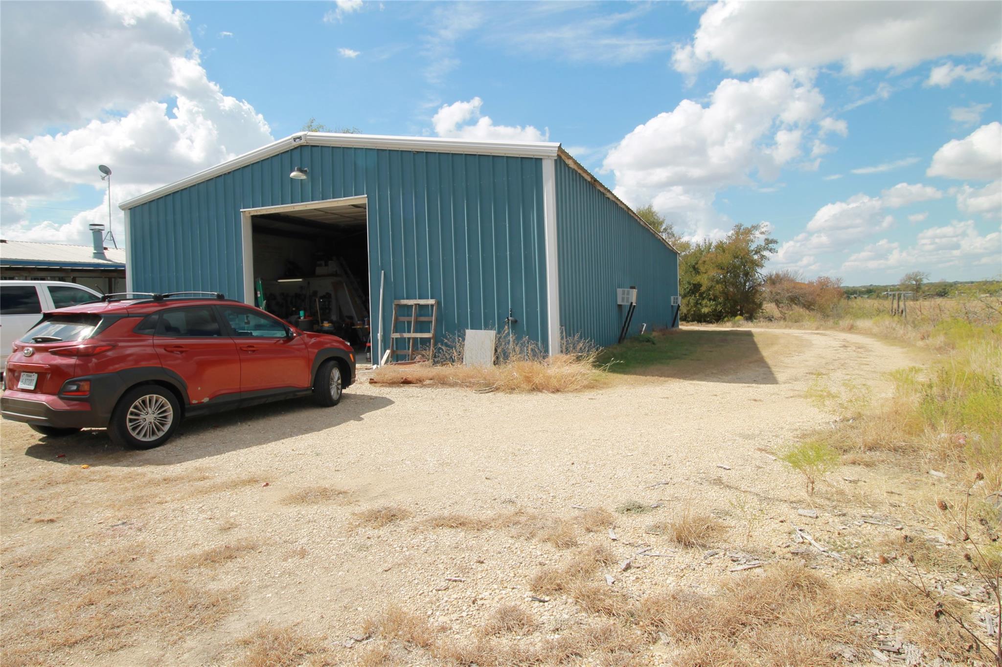 1875 Cr 466 Elgin TX 78621