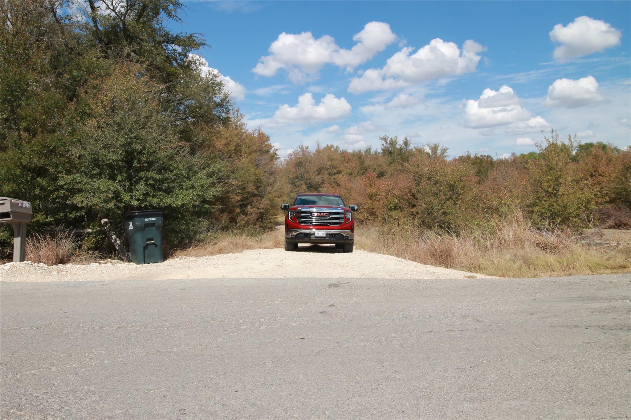 1875 Cr 466 Elgin TX 78621