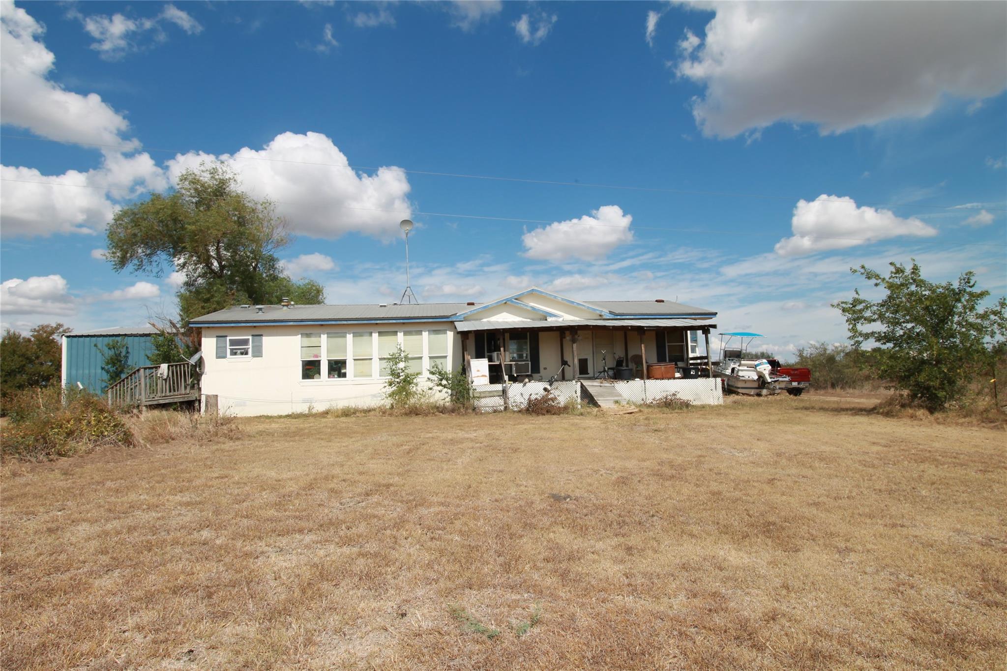 1875 Cr 466 Elgin TX 78621